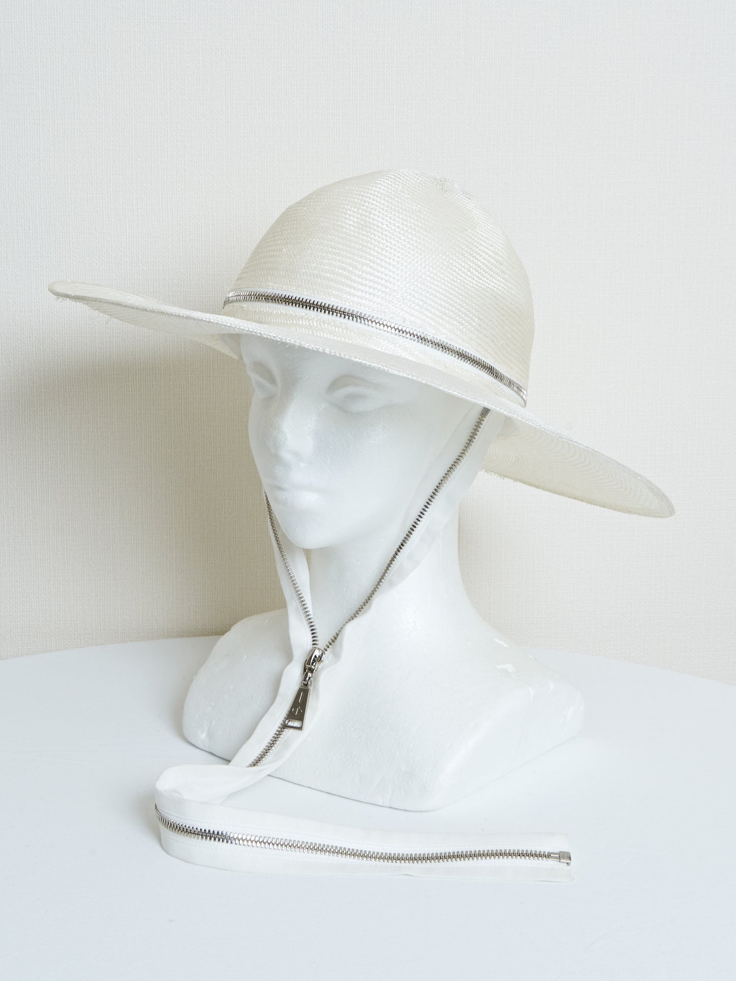 【SAMPLE】Zip Strap Mugiwara no Nuffy Hat / WHITE