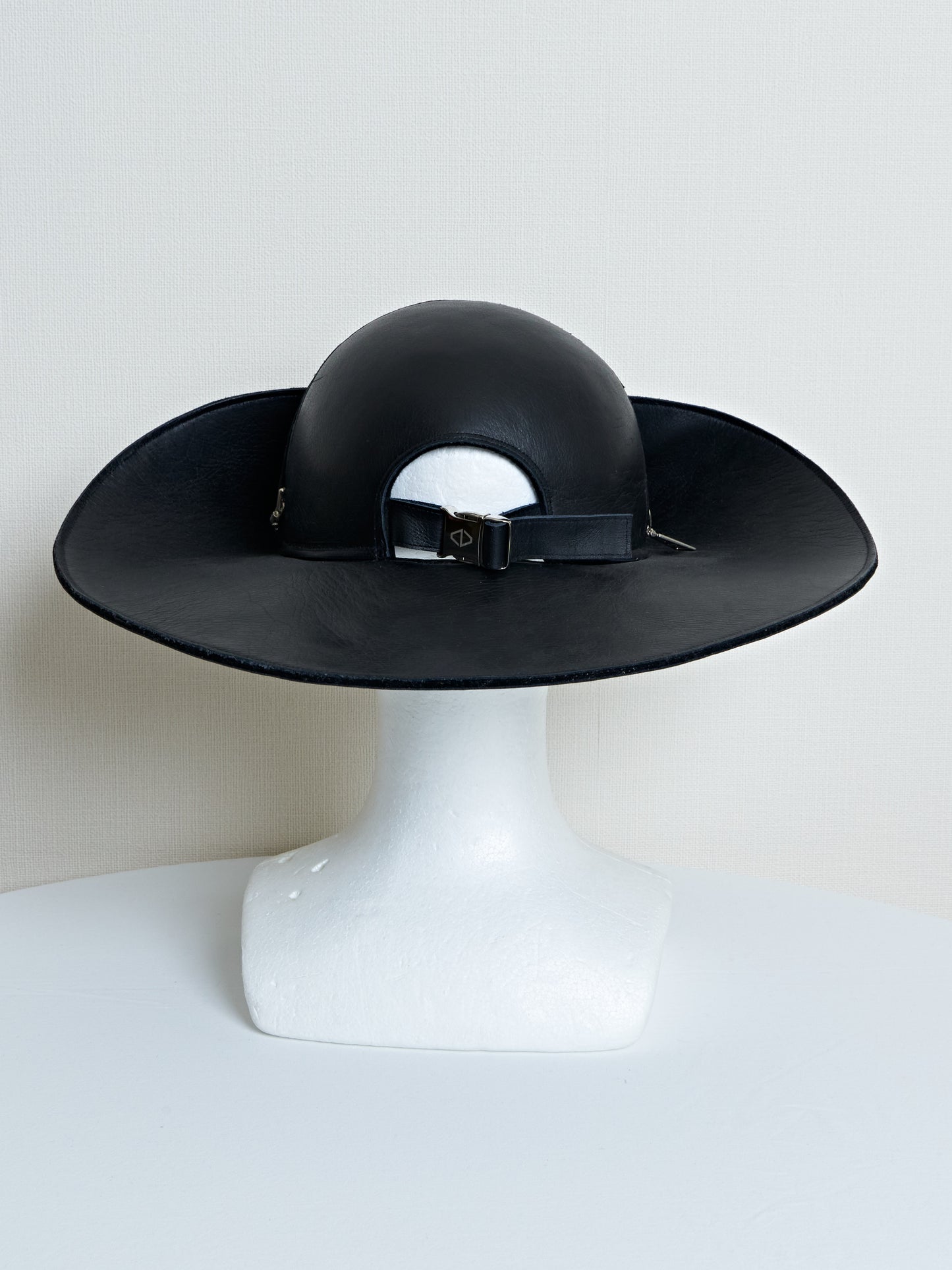 【SAMPLE】Leather Pirete Hat / BLACK